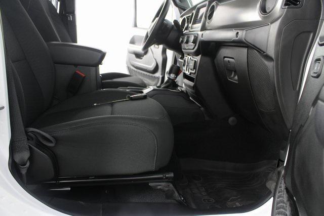 used 2022 Jeep Gladiator car, priced at $32,996