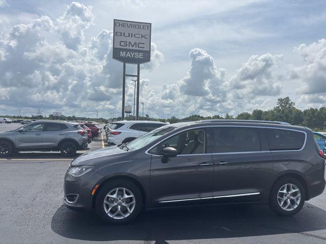 used 2017 Chrysler Pacifica car, priced at $11,996