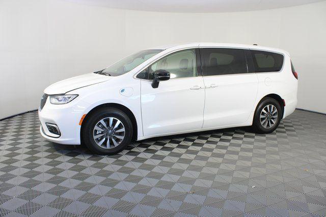 used 2024 Chrysler Pacifica Hybrid car, priced at $33,996