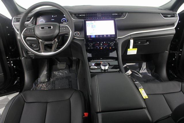 new 2025 Jeep Grand Cherokee car, priced at $44,655
