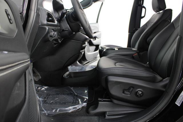 new 2027 Chrysler Pacifica car, priced at $41,540