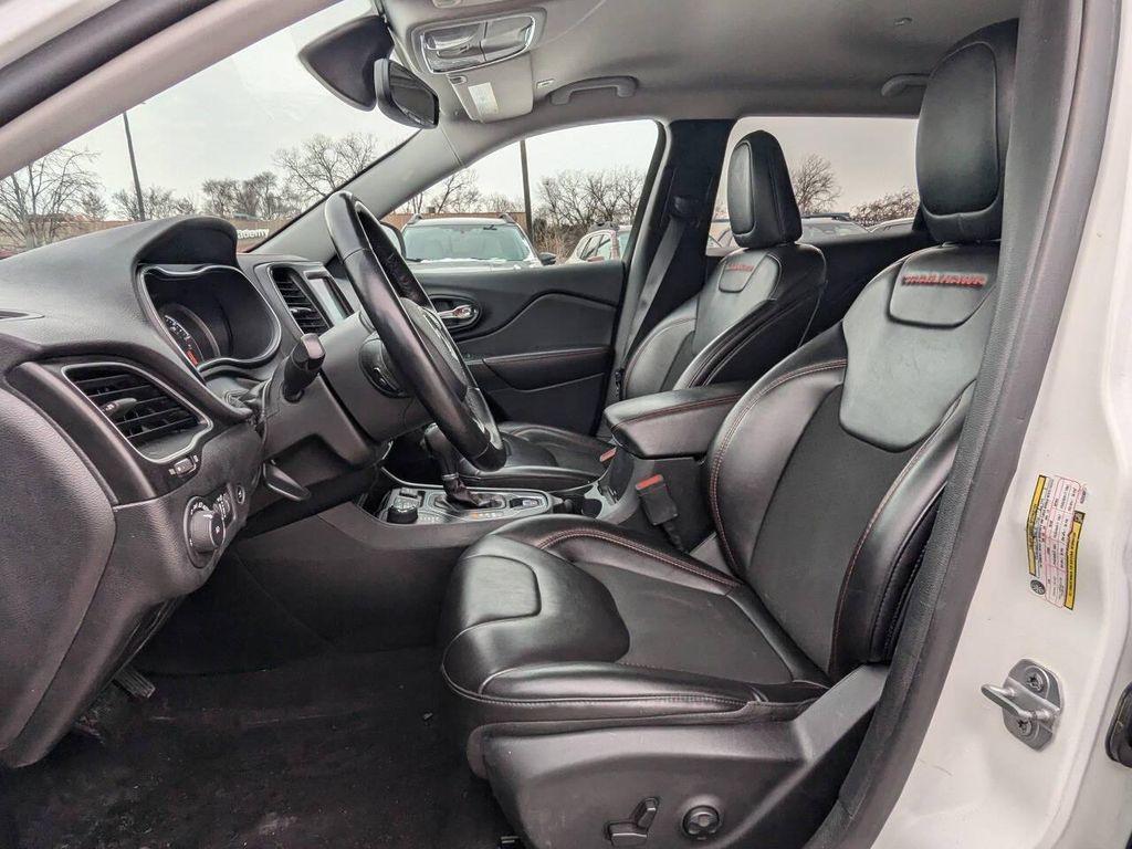 used 2019 Jeep Cherokee car, priced at $11,572