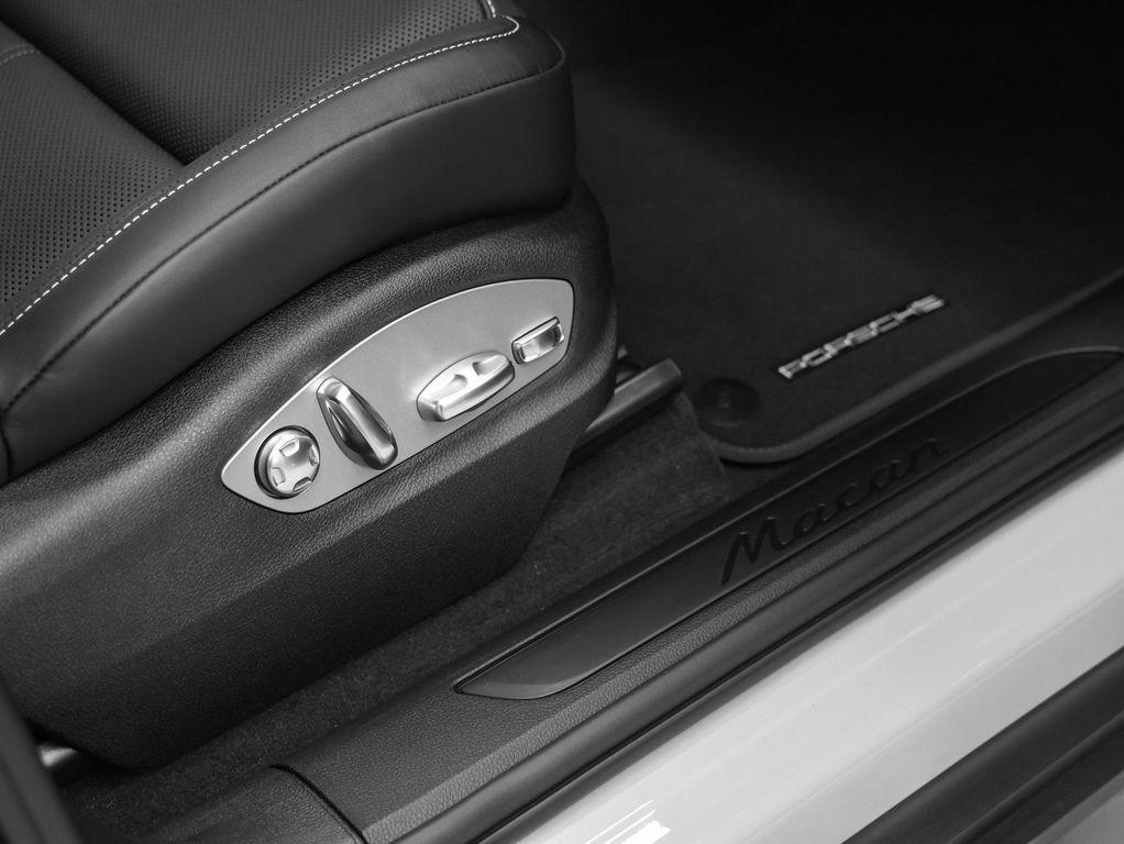 new 2026 Porsche Macan car