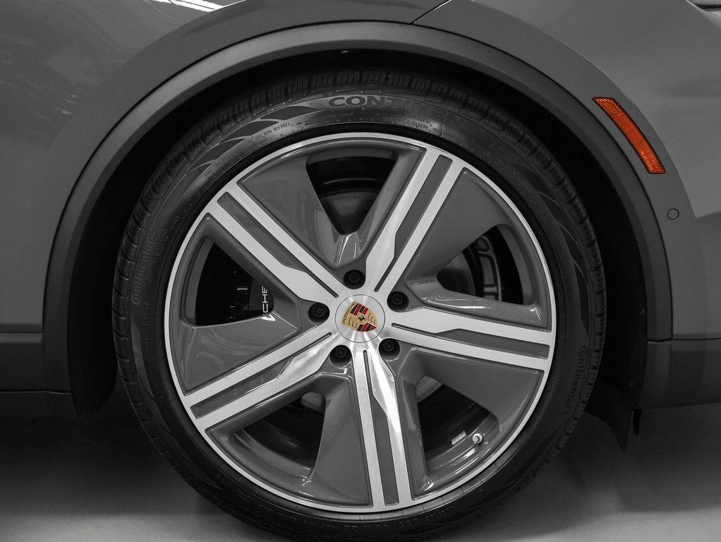 new 2025 Porsche Macan car