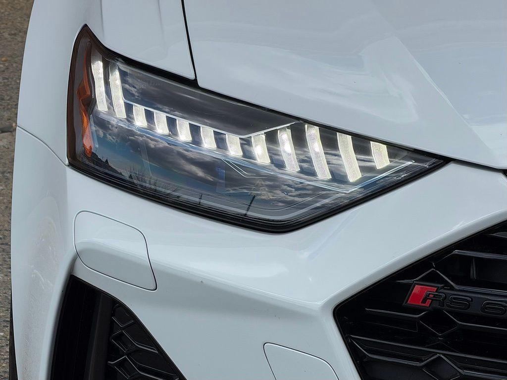 used 2022 Audi RS 6 Avant car, priced at $108,783