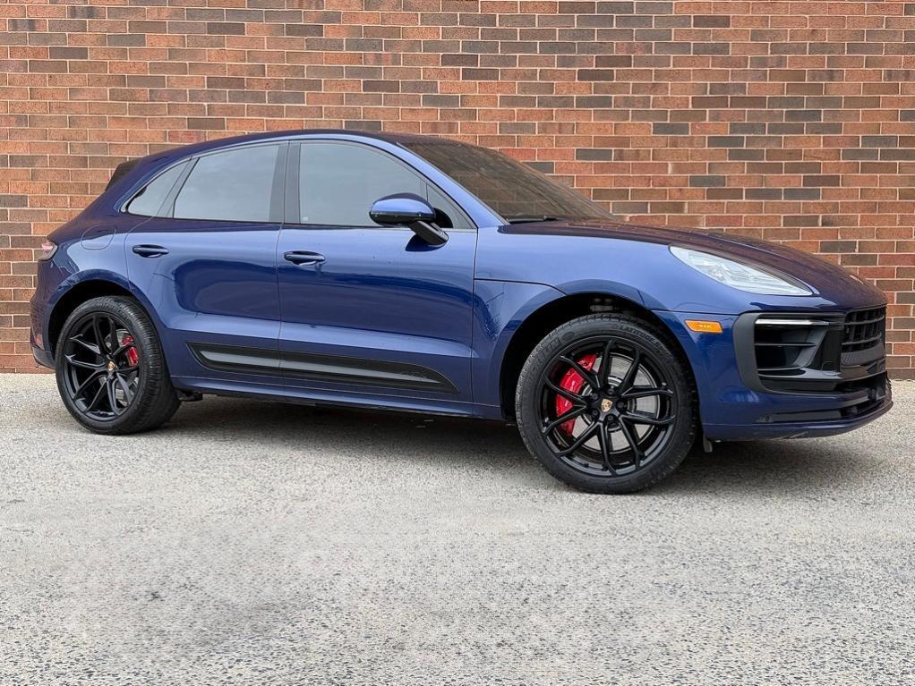 used 2022 Porsche Macan car