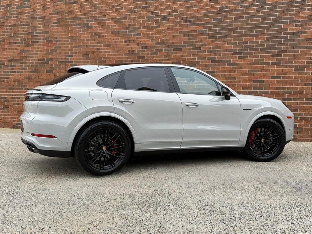 new 2025 Porsche Cayenne car, priced at $143,405