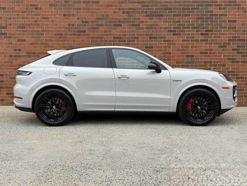 new 2025 Porsche Cayenne car, priced at $143,405