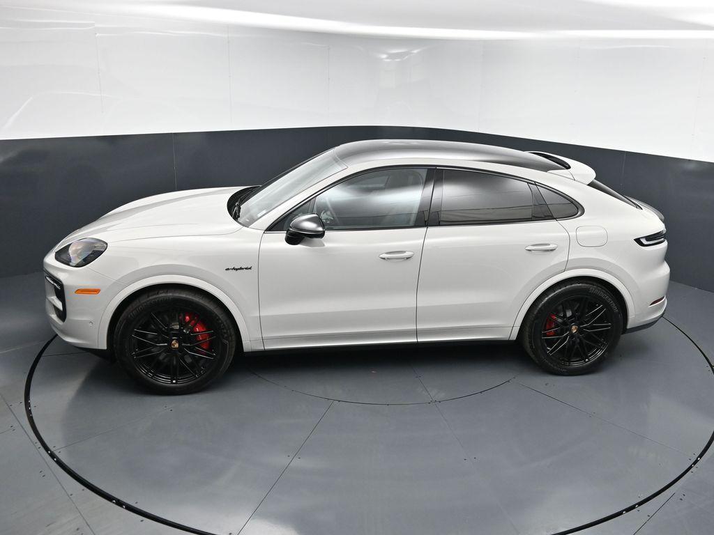 new 2025 Porsche Cayenne car, priced at $143,580