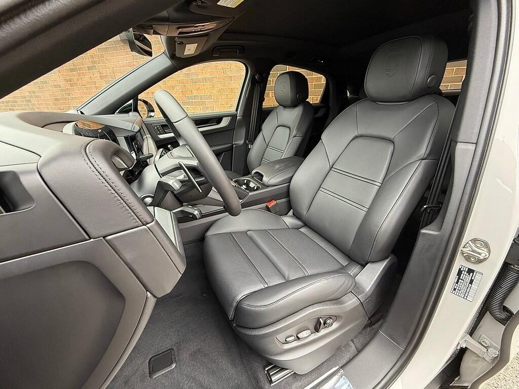 new 2025 Porsche Cayenne car, priced at $143,405