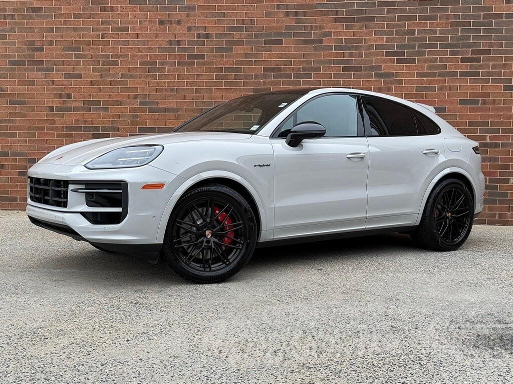 new 2025 Porsche Cayenne car, priced at $143,405
