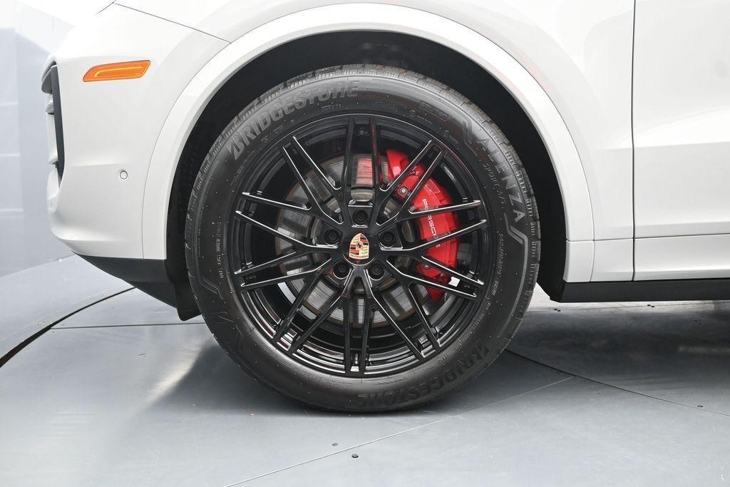 new 2025 Porsche Cayenne car, priced at $143,580