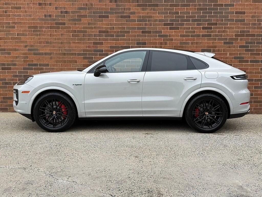 new 2025 Porsche Cayenne car, priced at $143,405
