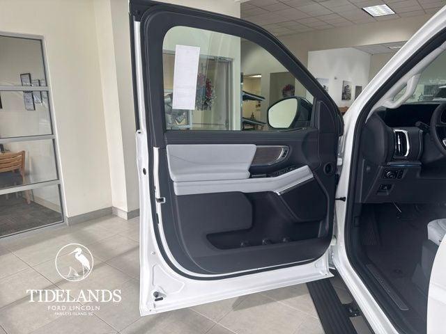 new 2025 Ford Expedition car, priced at $91,485