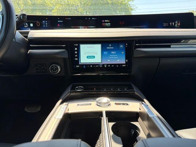 used 2025 Lincoln Navigator car