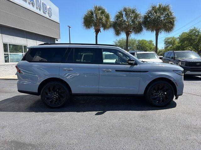 used 2025 Lincoln Navigator car