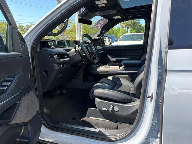 used 2025 Lincoln Navigator car