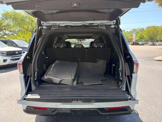used 2025 Lincoln Navigator car
