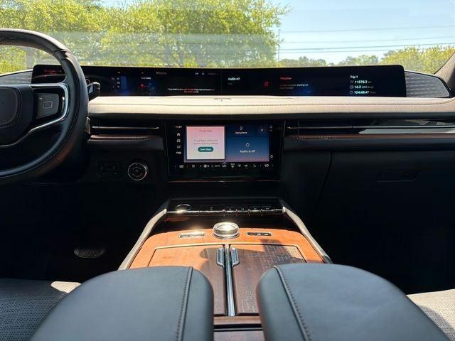 used 2025 Lincoln Navigator car