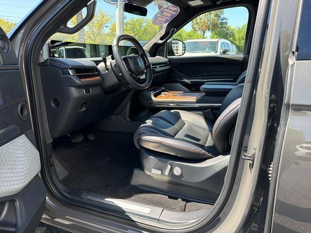 used 2025 Lincoln Navigator car