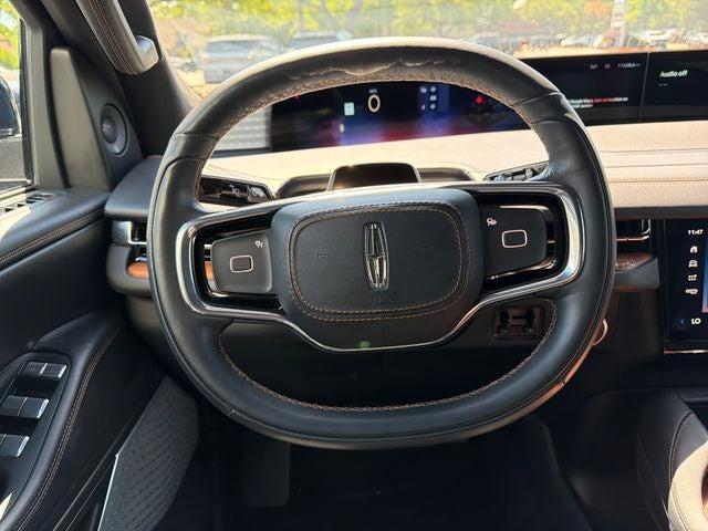 used 2025 Lincoln Navigator car