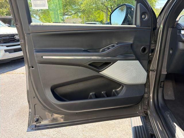 used 2025 Lincoln Navigator car