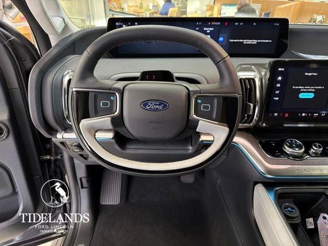 new 2025 Ford Expedition car, priced at $90,985