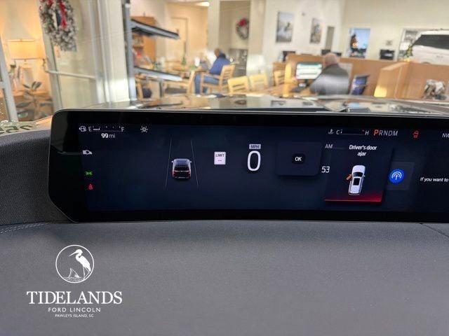 new 2025 Ford Expedition car, priced at $90,985