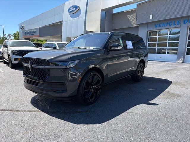 used 2025 Lincoln Navigator car