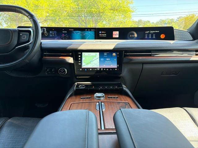 used 2025 Lincoln Navigator car