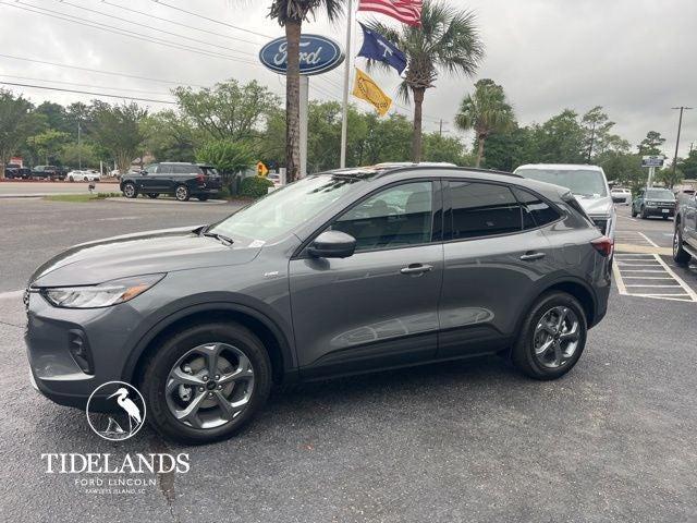 new 2025 Ford Escape car, priced at $32,995