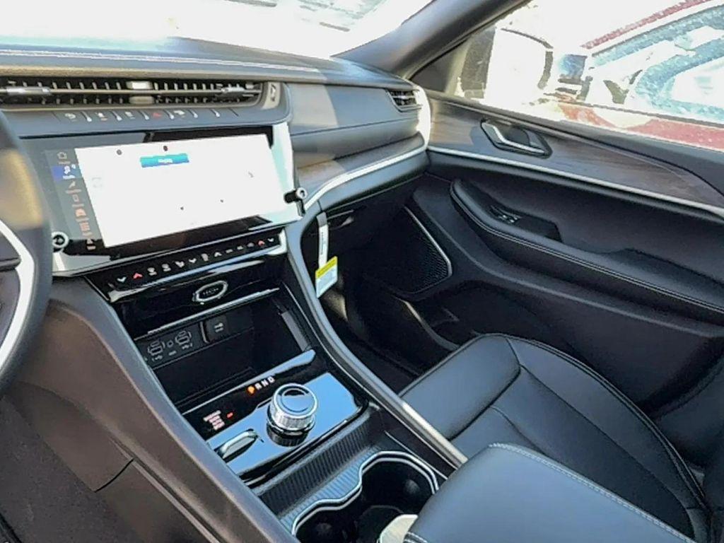 new 2026 Jeep Grand Cherokee car, priced at $50,805