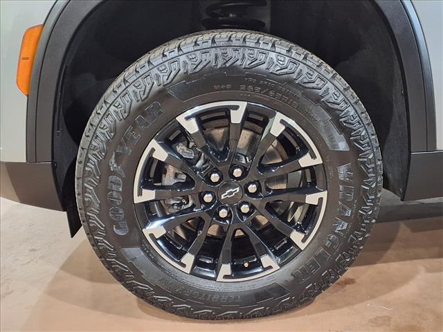 used 2024 Chevrolet Traverse car, priced at $46,694
