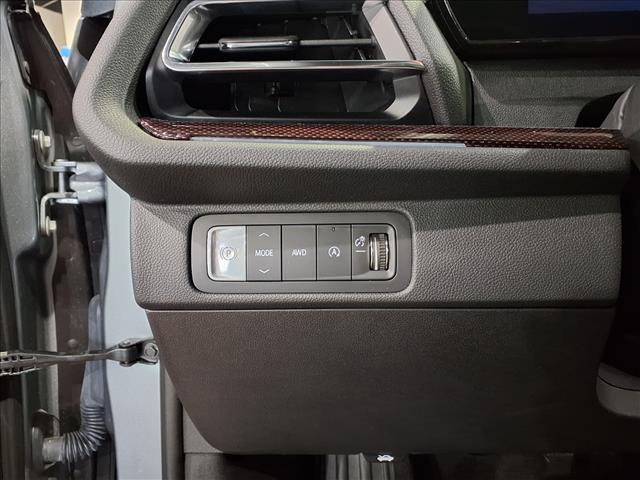 used 2024 Chevrolet Traverse car, priced at $46,694