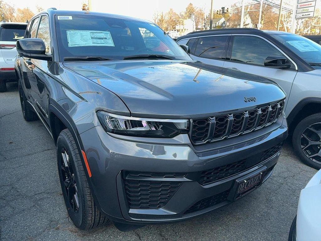 new 2026 Jeep Grand Cherokee car, priced at $48,750