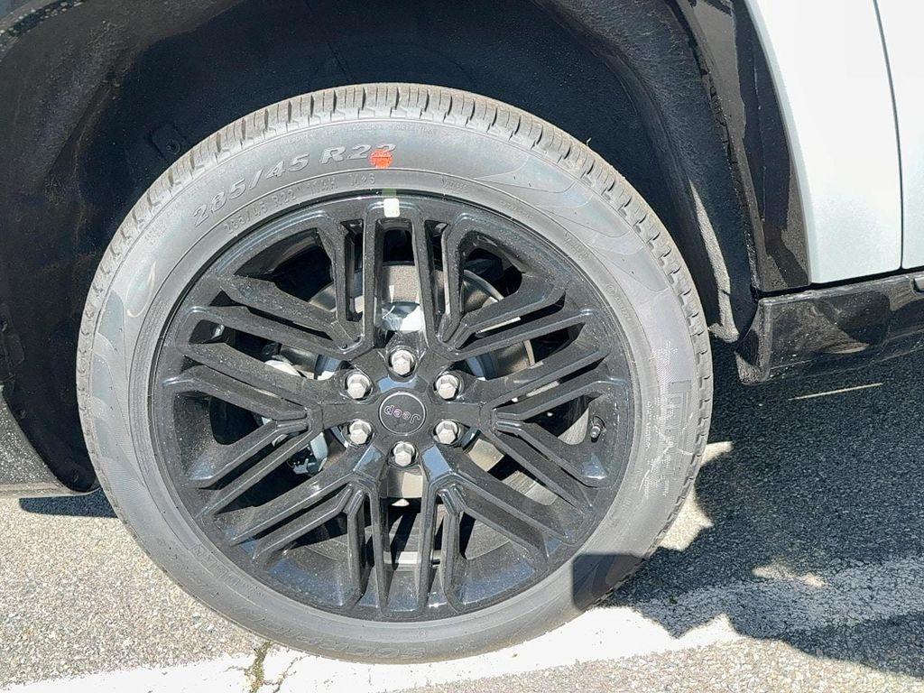 new 2026 Jeep Grand Wagoneer L car, priced at $89,665