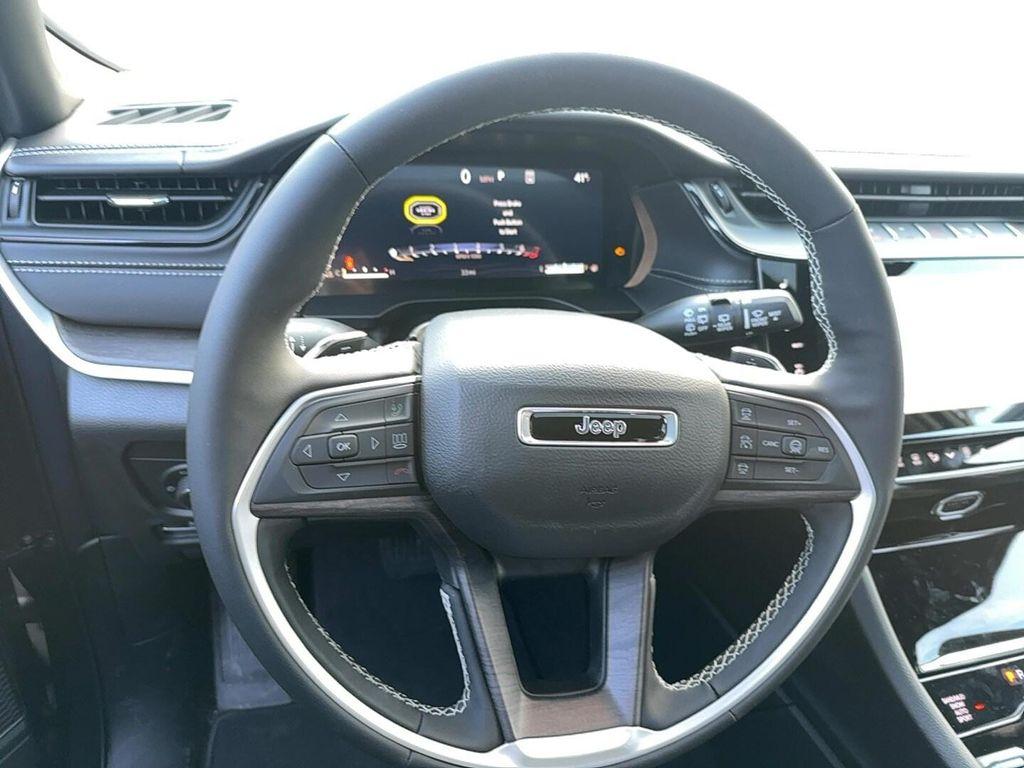 new 2026 Jeep Grand Cherokee car, priced at $57,195