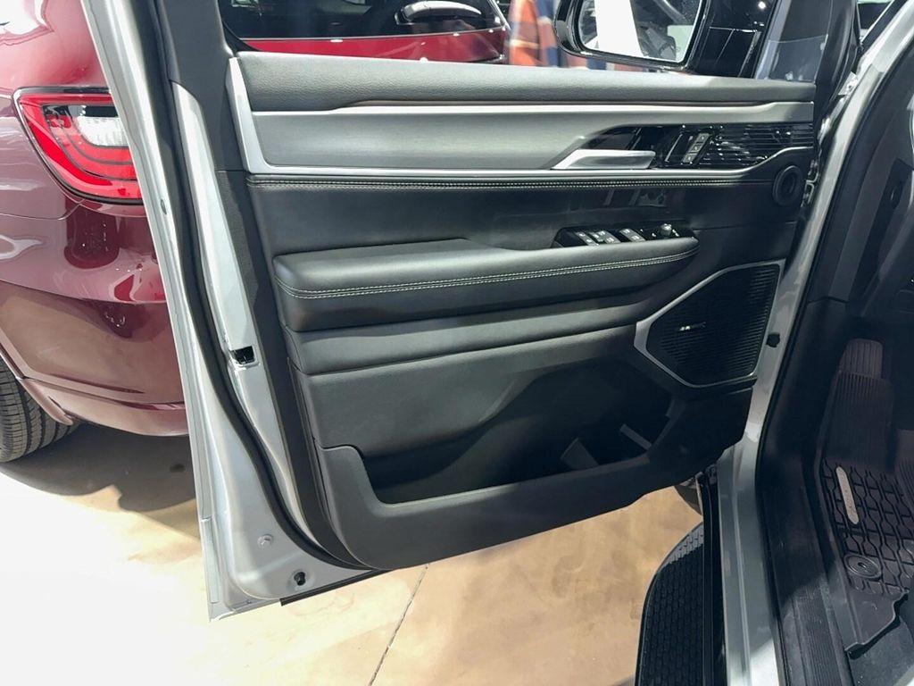 new 2026 Jeep Grand Wagoneer car, priced at $76,775