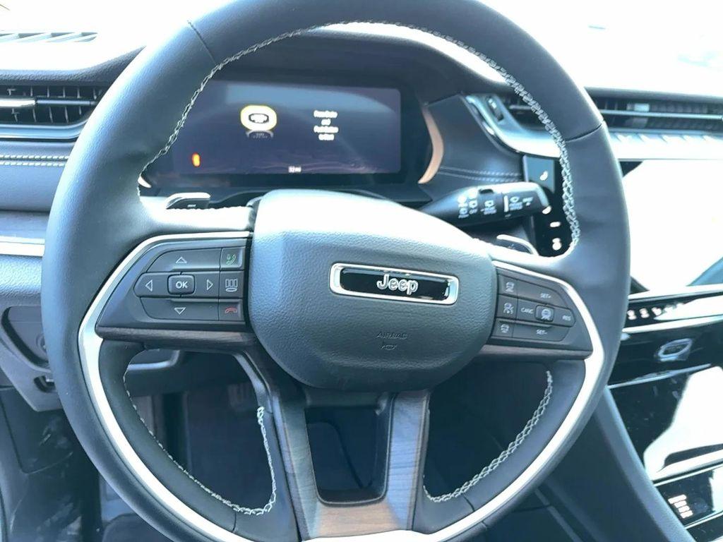 new 2026 Jeep Grand Cherokee car, priced at $49,275