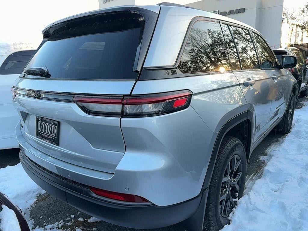 new 2026 Jeep Grand Cherokee car, priced at $49,275