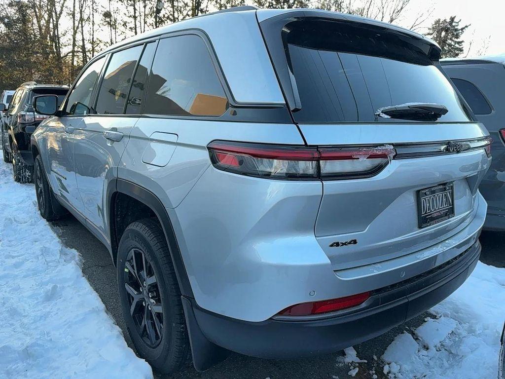 new 2026 Jeep Grand Cherokee car, priced at $49,275
