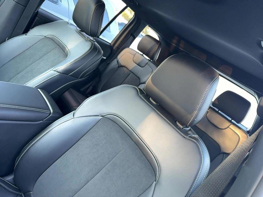 new 2026 Jeep Grand Cherokee car, priced at $49,275