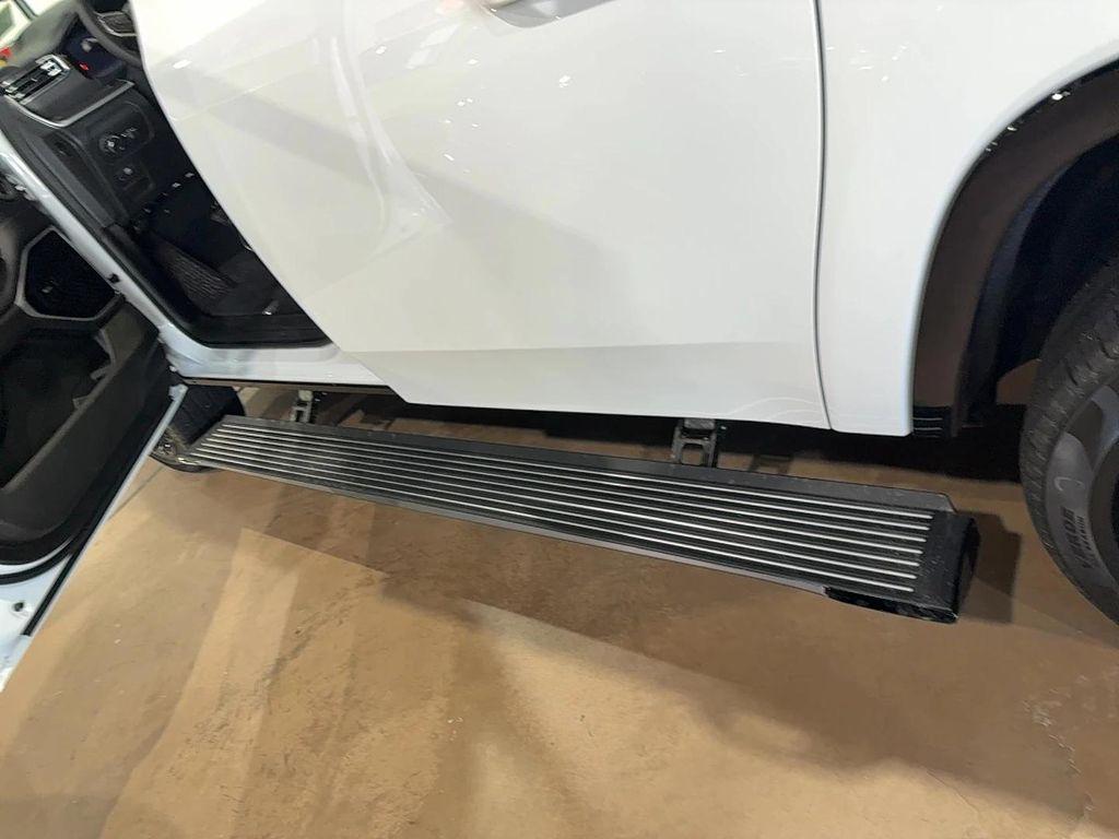 new 2026 Jeep Grand Wagoneer L car, priced at $87,455