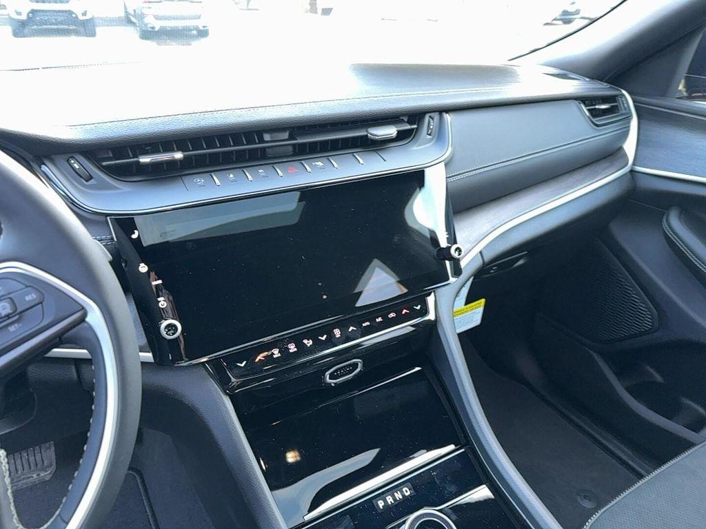 new 2026 Jeep Grand Cherokee car, priced at $48,680