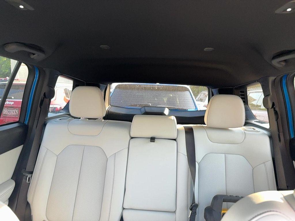 new 2026 Jeep Cherokee car, priced at $44,113