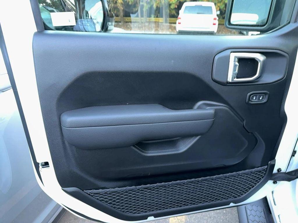 new 2026 Jeep Wrangler car, priced at $45,305