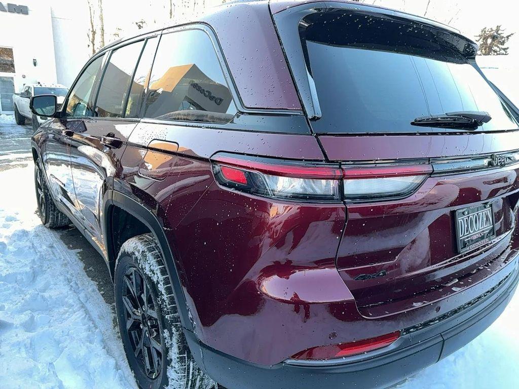 new 2026 Jeep Grand Cherokee car, priced at $48,155