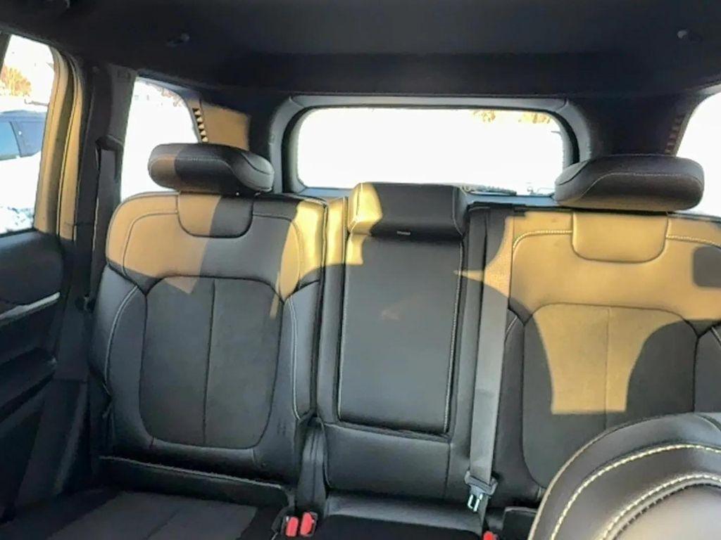 new 2026 Jeep Grand Cherokee car, priced at $48,155