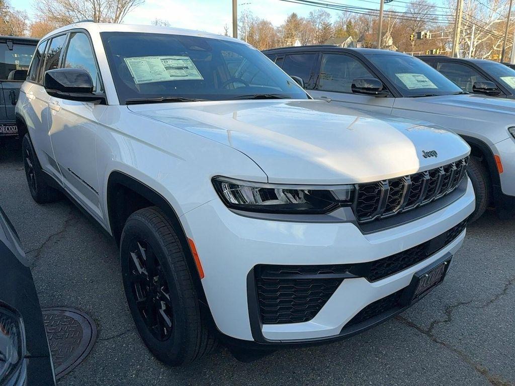 new 2026 Jeep Grand Cherokee car, priced at $48,155