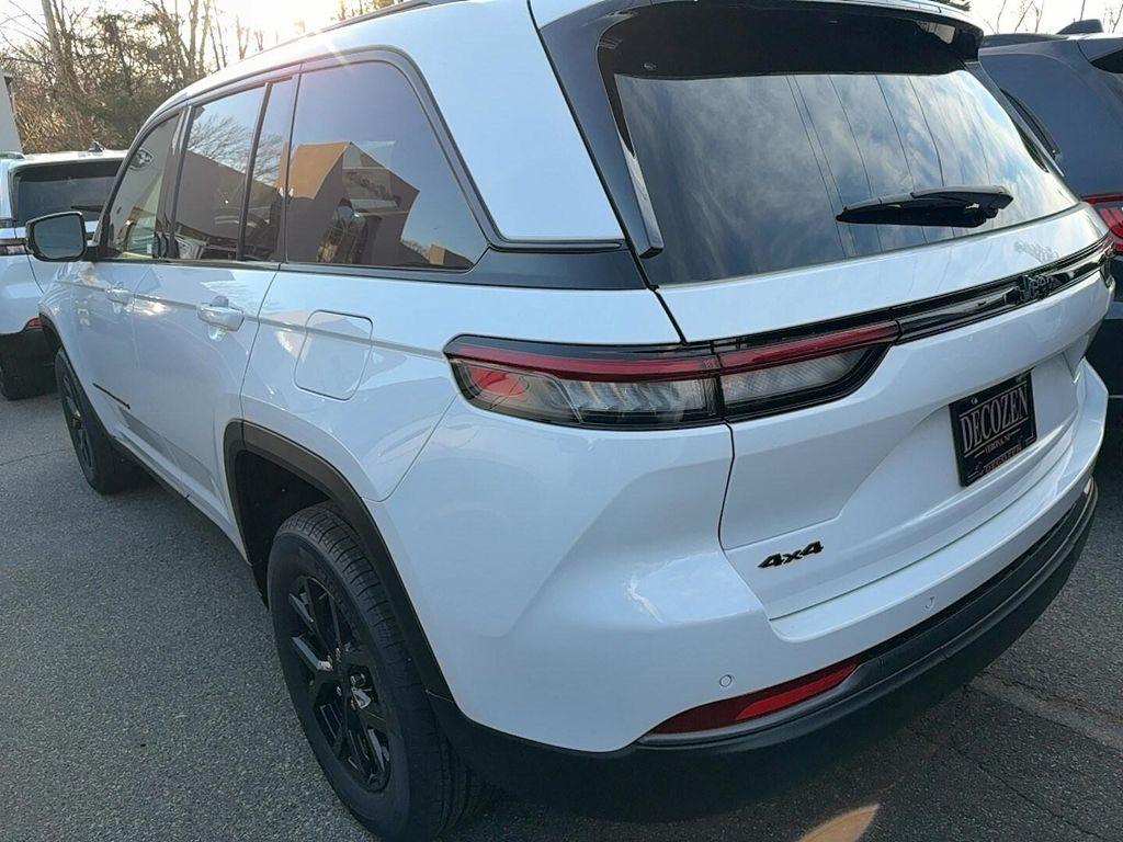 new 2026 Jeep Grand Cherokee car, priced at $48,155